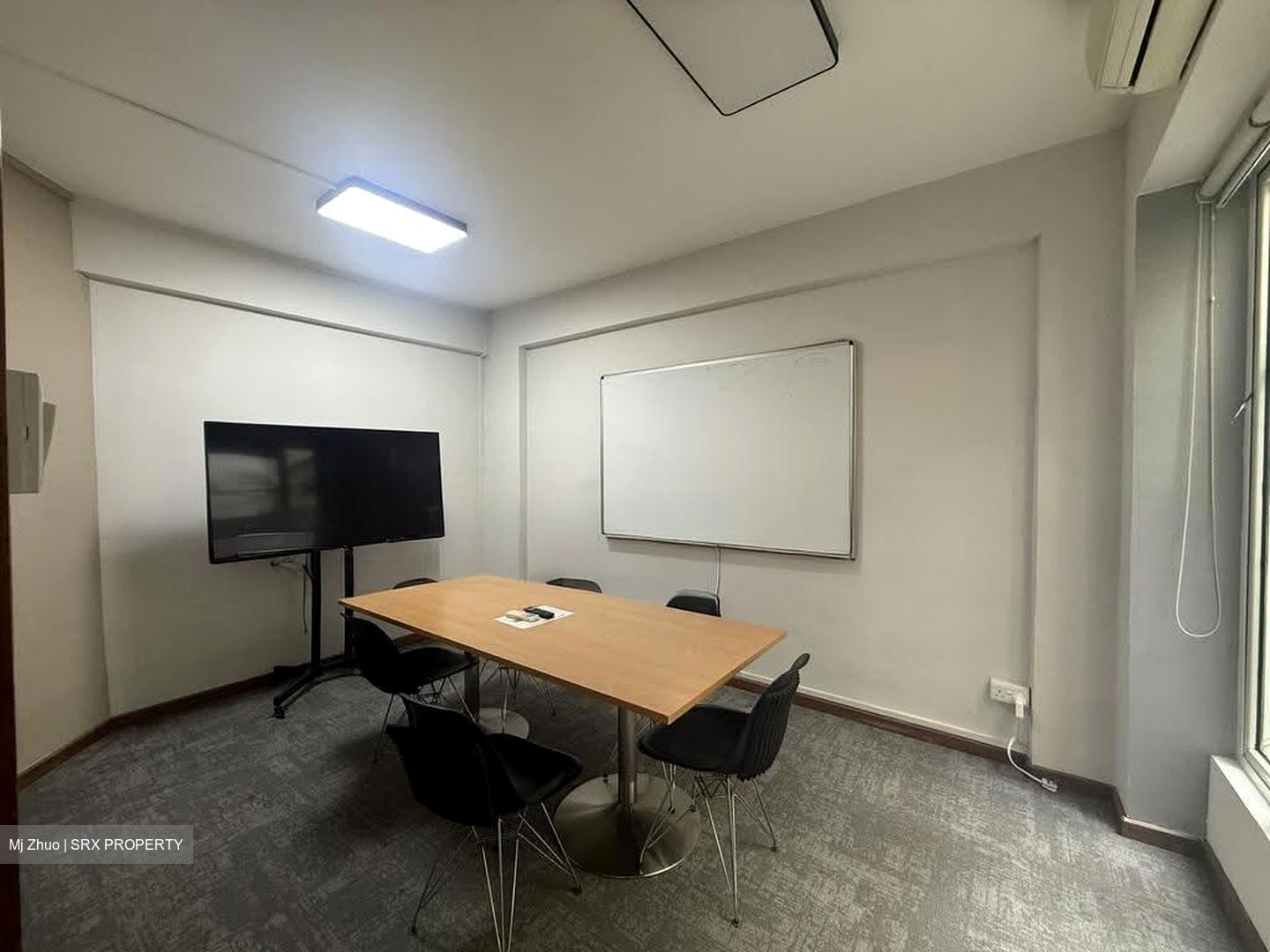 Beach Road (D7), Office #608441501
